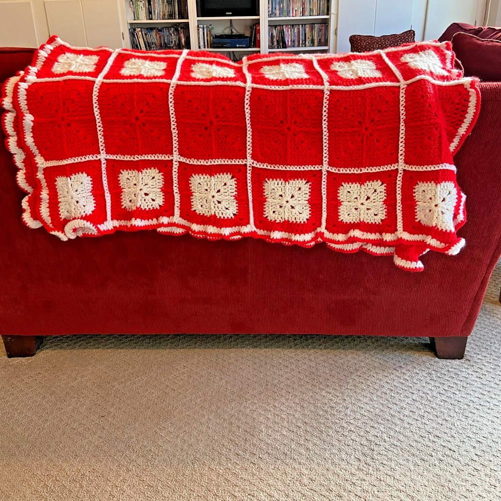 VTG Handmade Crochet Afghan Blanket 73x41‎ Red White Square Throw Ruffle Edge